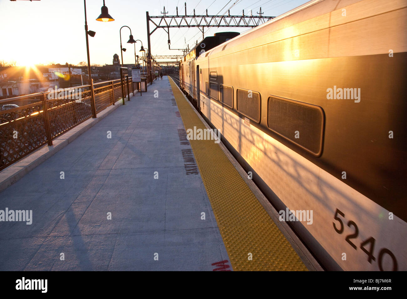 Newark Broad Street Station piattaforma, NJ Transit Foto Stock