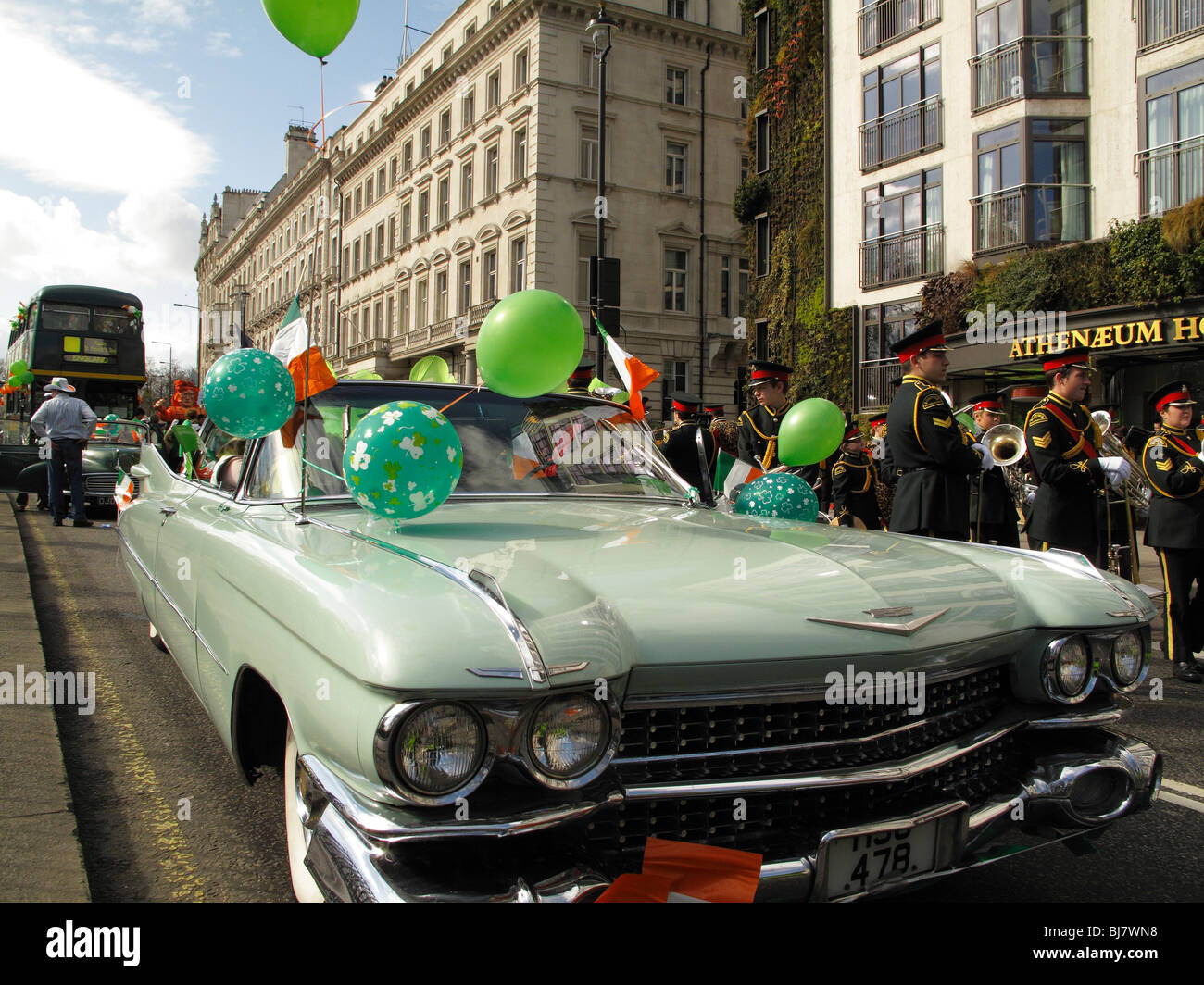 Anni sessanta Cadillac Deville convertibile in Londra Foto Stock