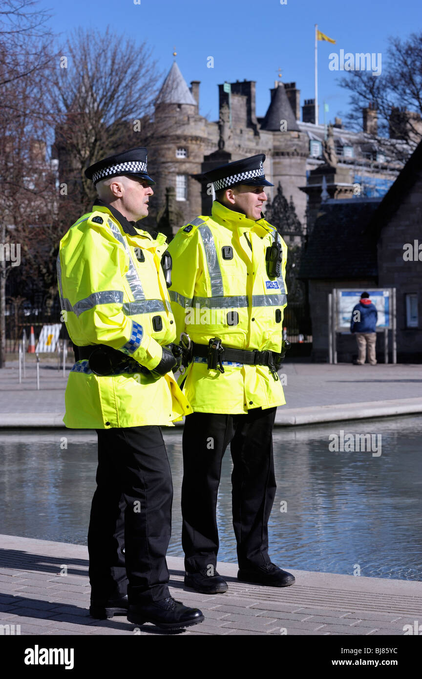 Due poliziotti della polizia Foto Stock