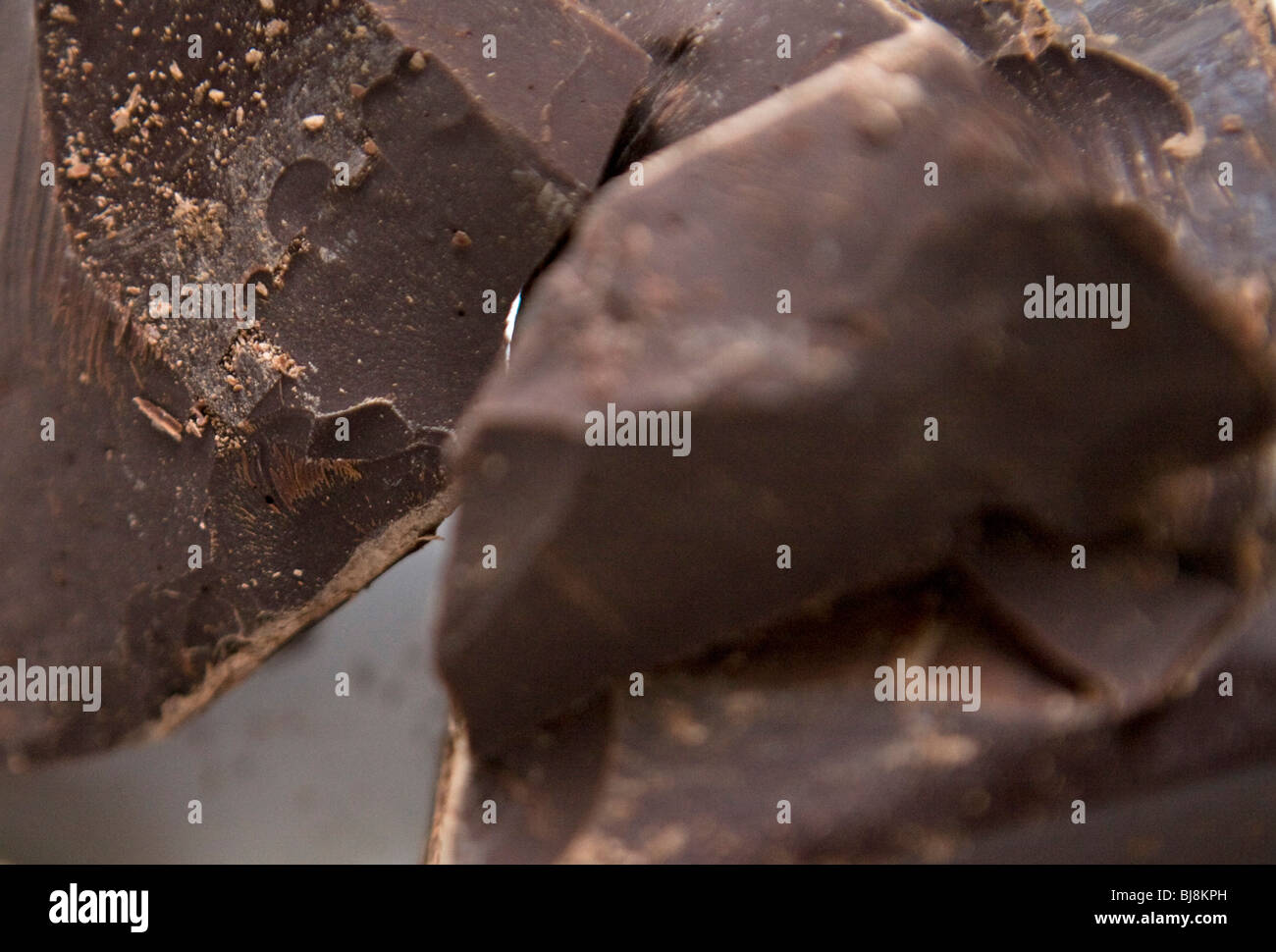 Un blocco di cioccolato fondente. Foto Stock