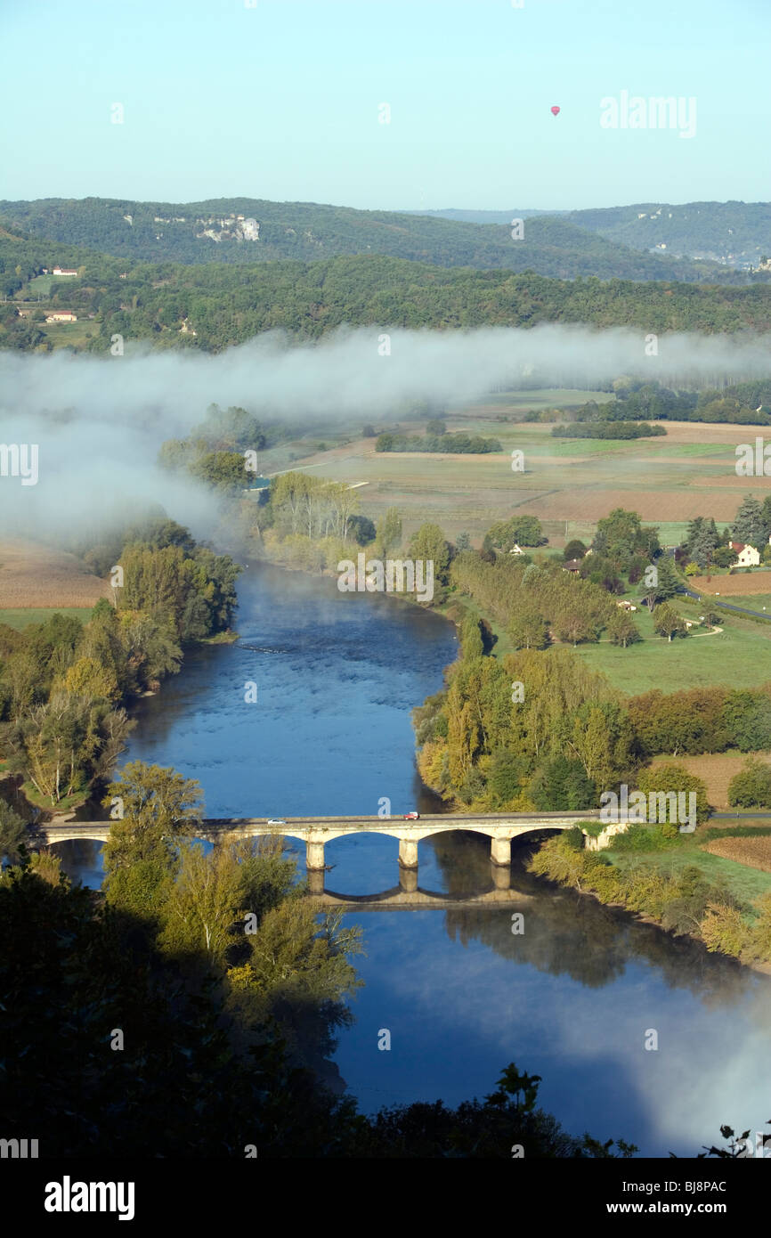 La Dordogne da Domme; Dordogne; a sud ovest della Francia; l'Europa Foto Stock