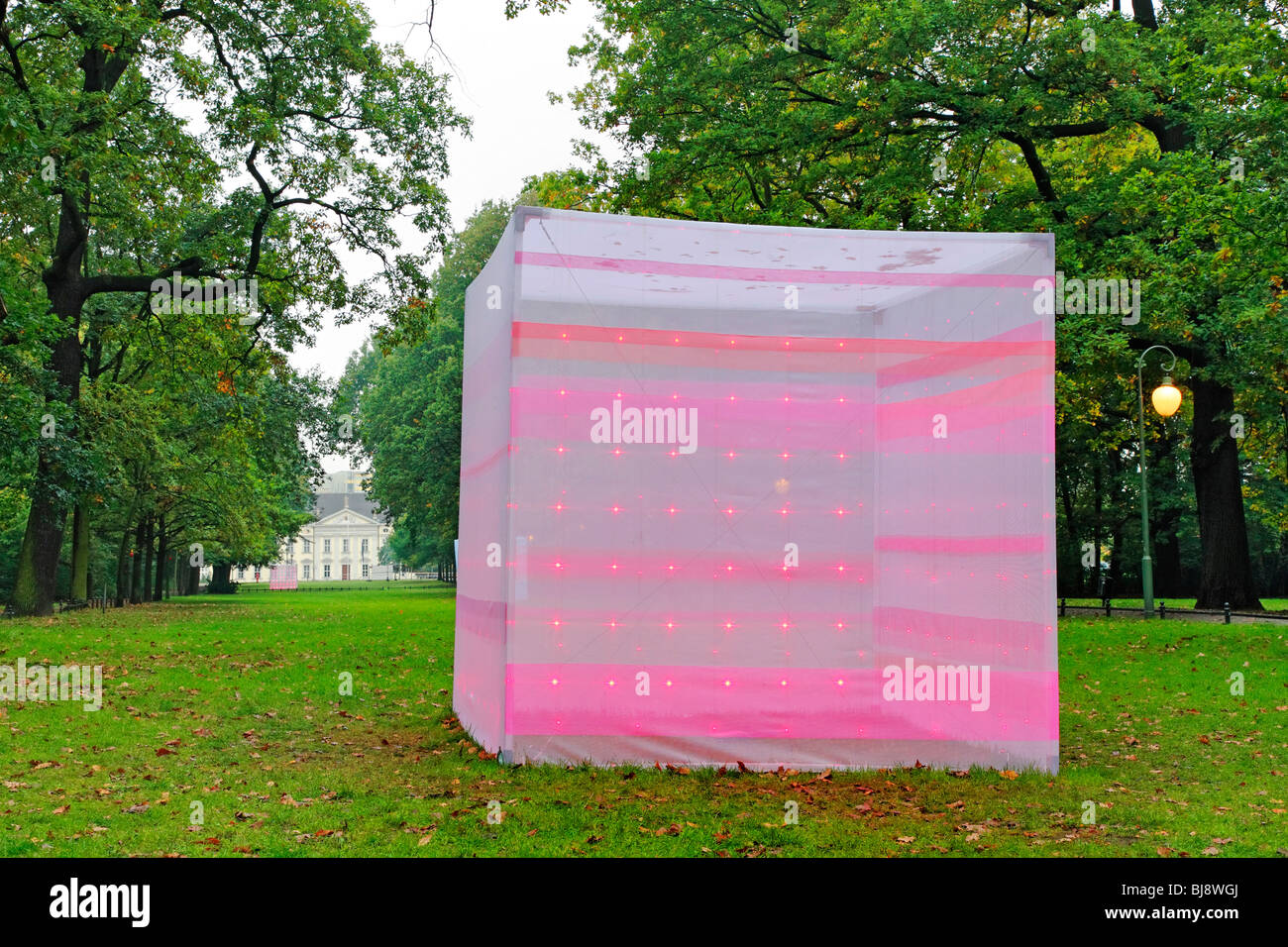Cubi di colore di Susanne Rottenbacher di fronte il Palazzo Bellevue, Berlino, Germania Foto Stock