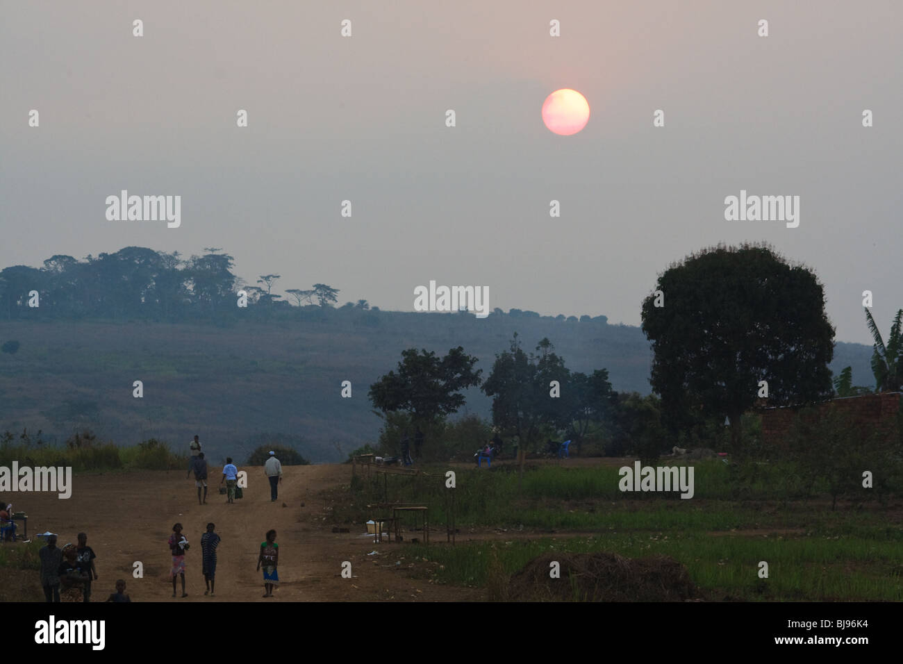 Africa Angola Mbanza Congo Mountain Street Sunset Foto Stock