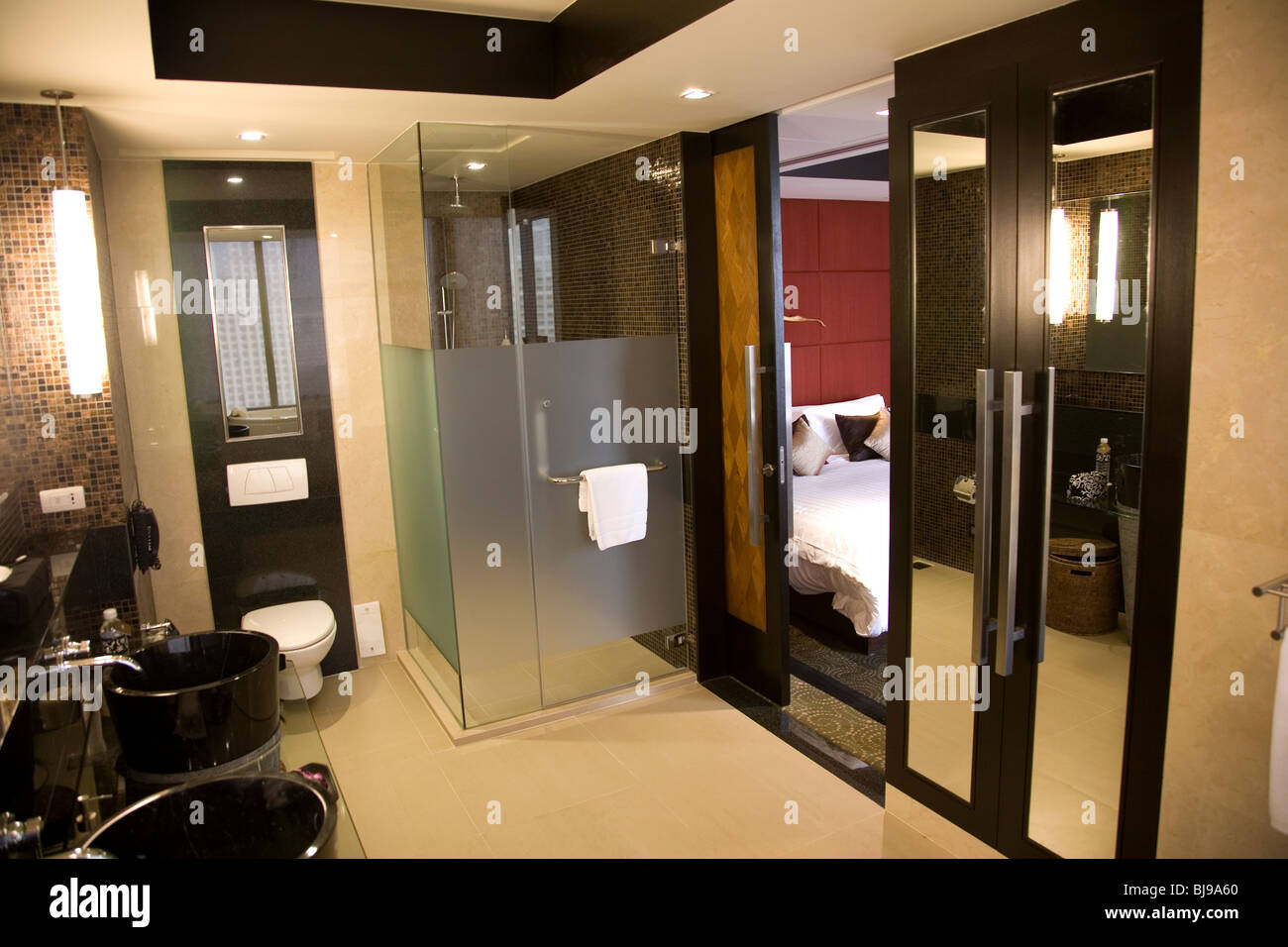 Interno del Banyan Tree Hotel di Bangkok - bagno con doccia Foto Stock