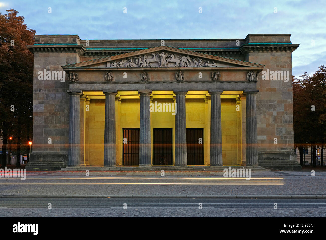 Neue Wache - Nuova casa di guardia - Unter den Linden, Berlino, Germania, Europa Foto Stock