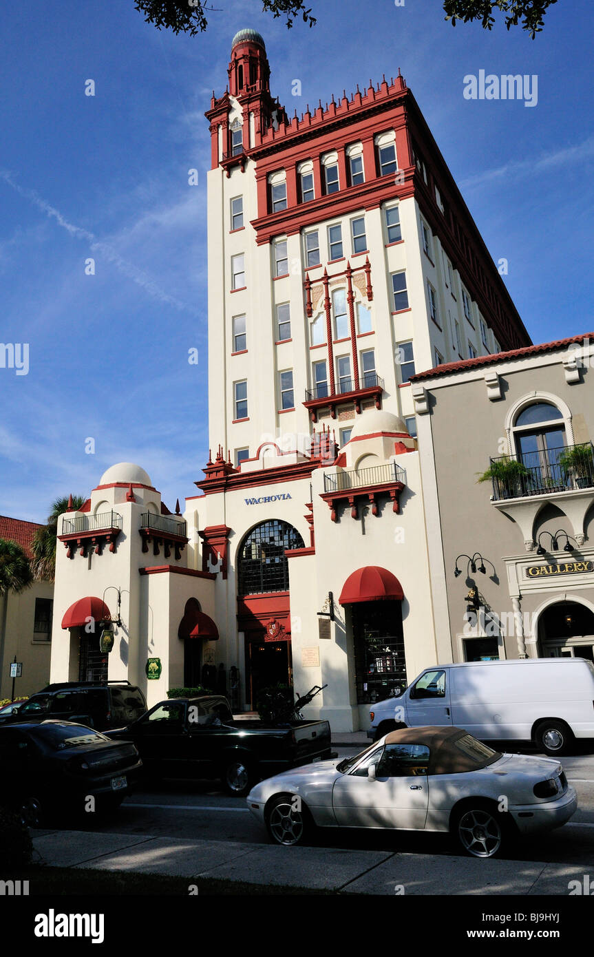 Il Wachovia bank building, completato nel 1928, è il più alto edificio in Saint Augustine, Florida Foto Stock