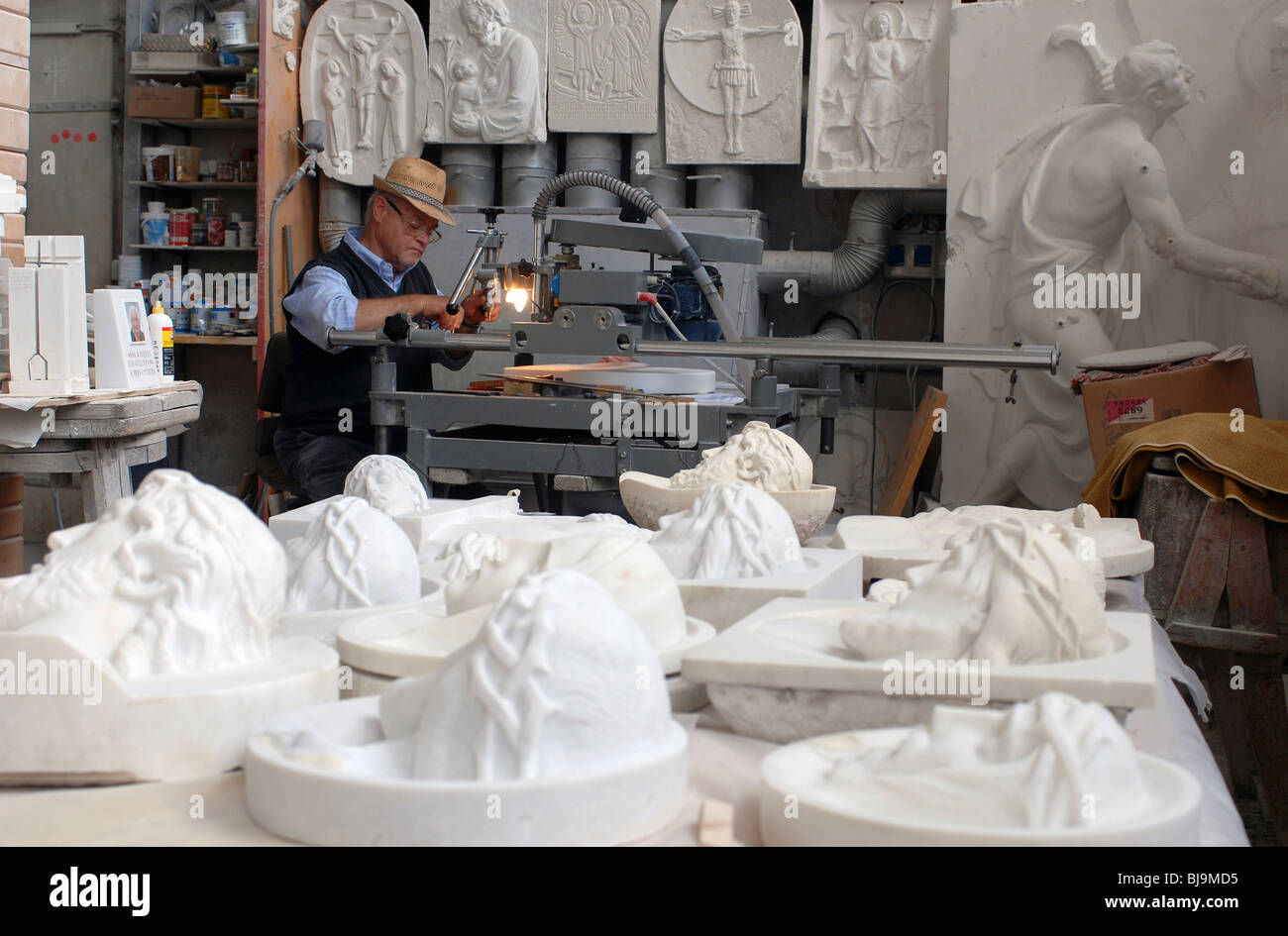 Atelier di scultura a Lasa, Italia Foto Stock