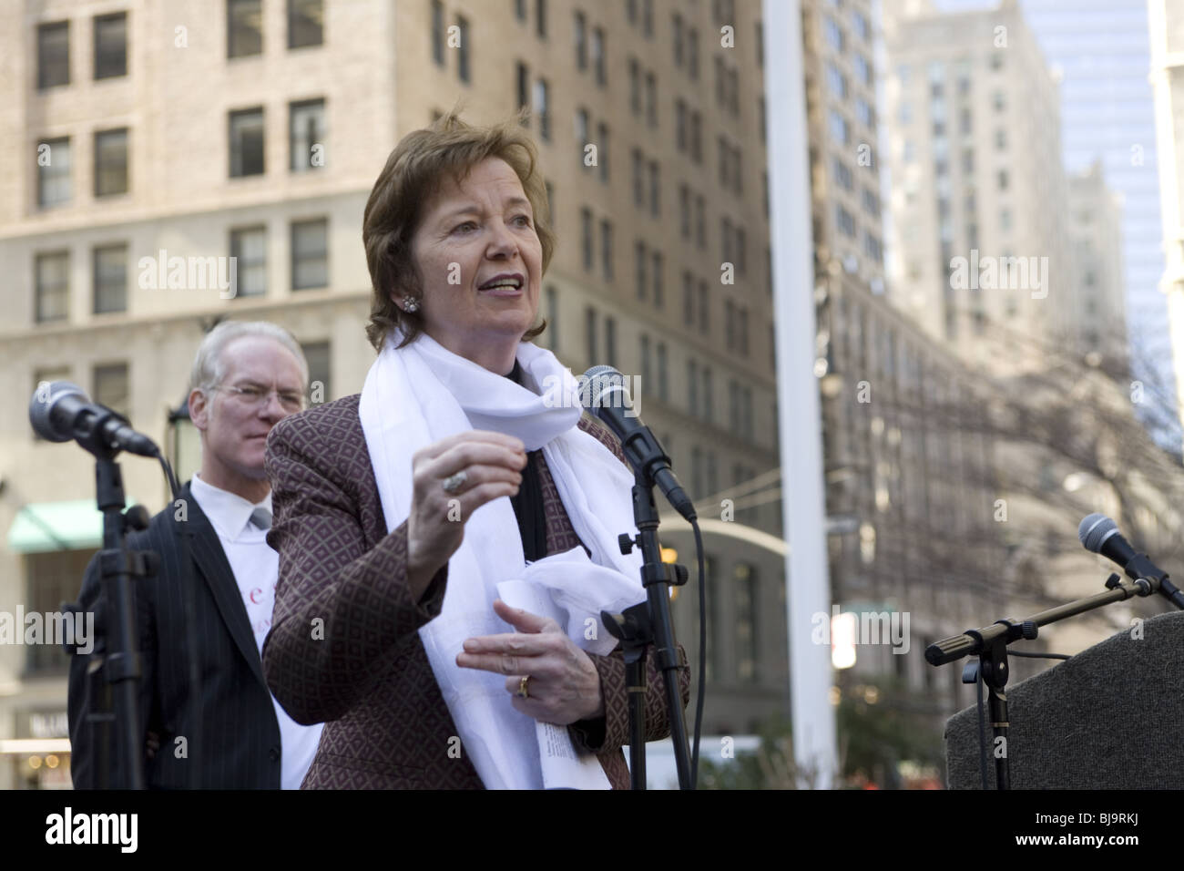 Prima donna pres. di Irlanda Mary Robinson parla a 100 anni di celebrazione della Giornata internazionale della donna a New York il 7 marzo 2010 Foto Stock