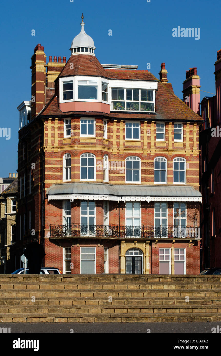 Edifici di appartamenti sul lungomare di Hove (Brighton). East Sussex. Inghilterra Foto Stock