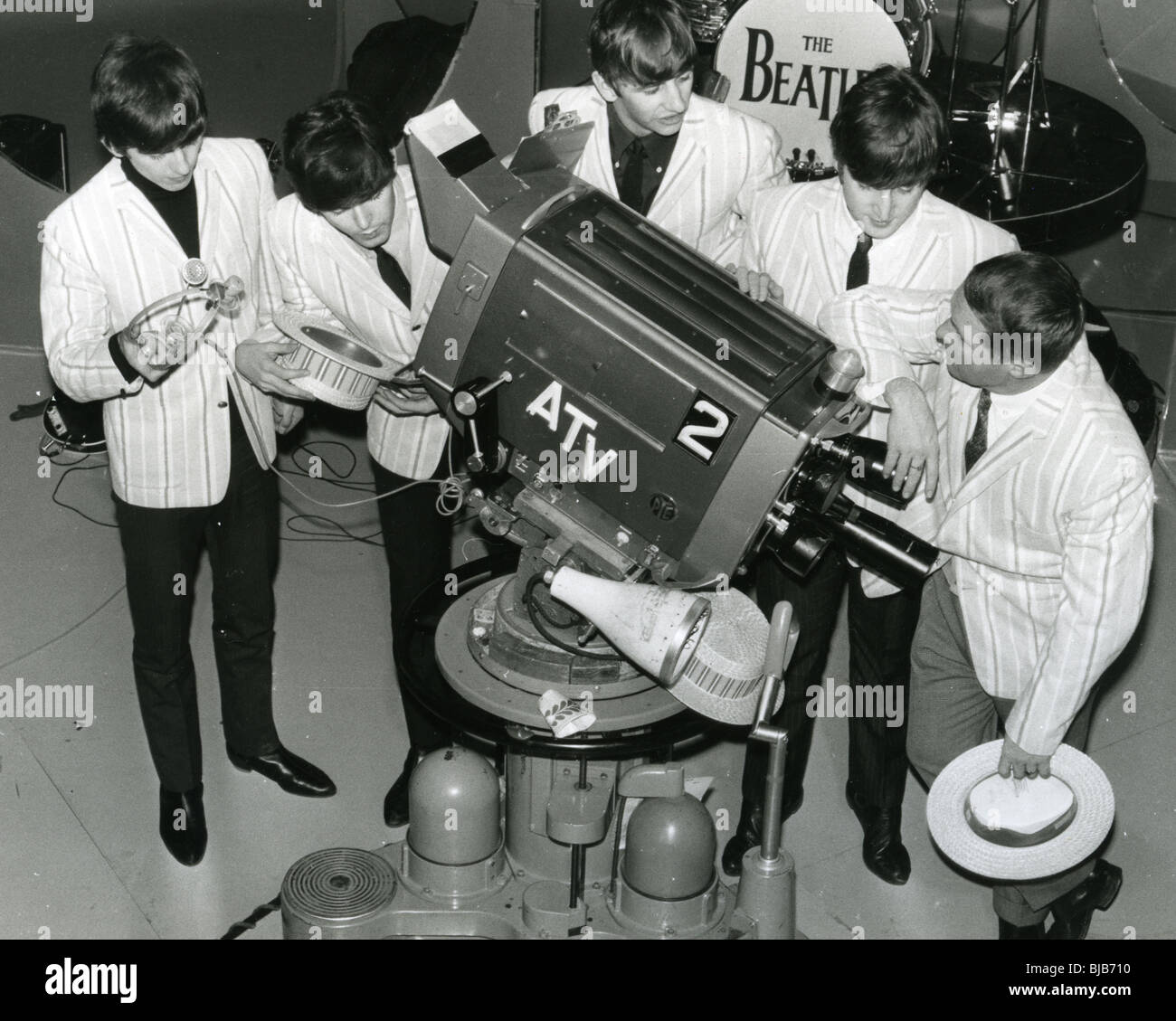 BEATLES sul Regno Unito Morecame TV e saggi mostrano circa 1964 con Ernie saggio a destra Foto Stock