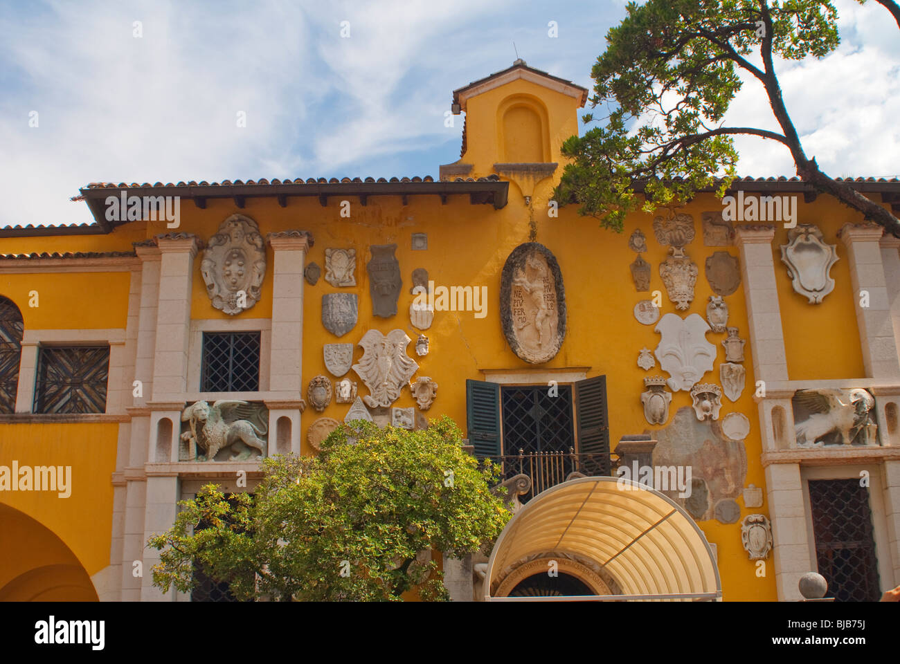 Il Vittoriale la casa del poeta Gabrieli D'Annunzio a Gardone Riviera sul lago di Garda, Lombardia, Italia, Europa Foto Stock