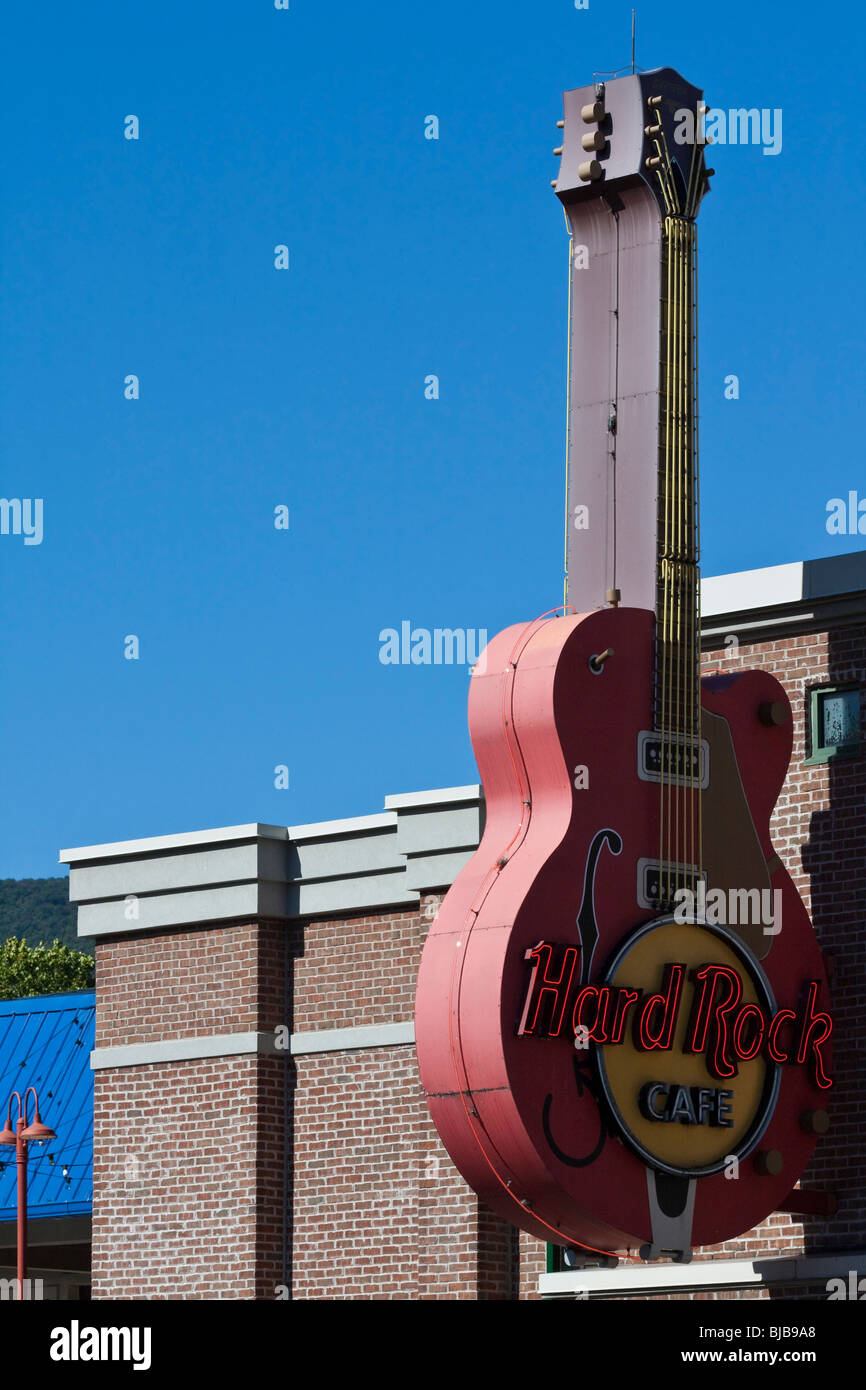 La città di Gatlinburg Tennessee TN il ristorante Hard Rock Cafe North Carolina NC immagini foto in vendita su alamy verticale negli USA US ad alta risoluzione Foto Stock