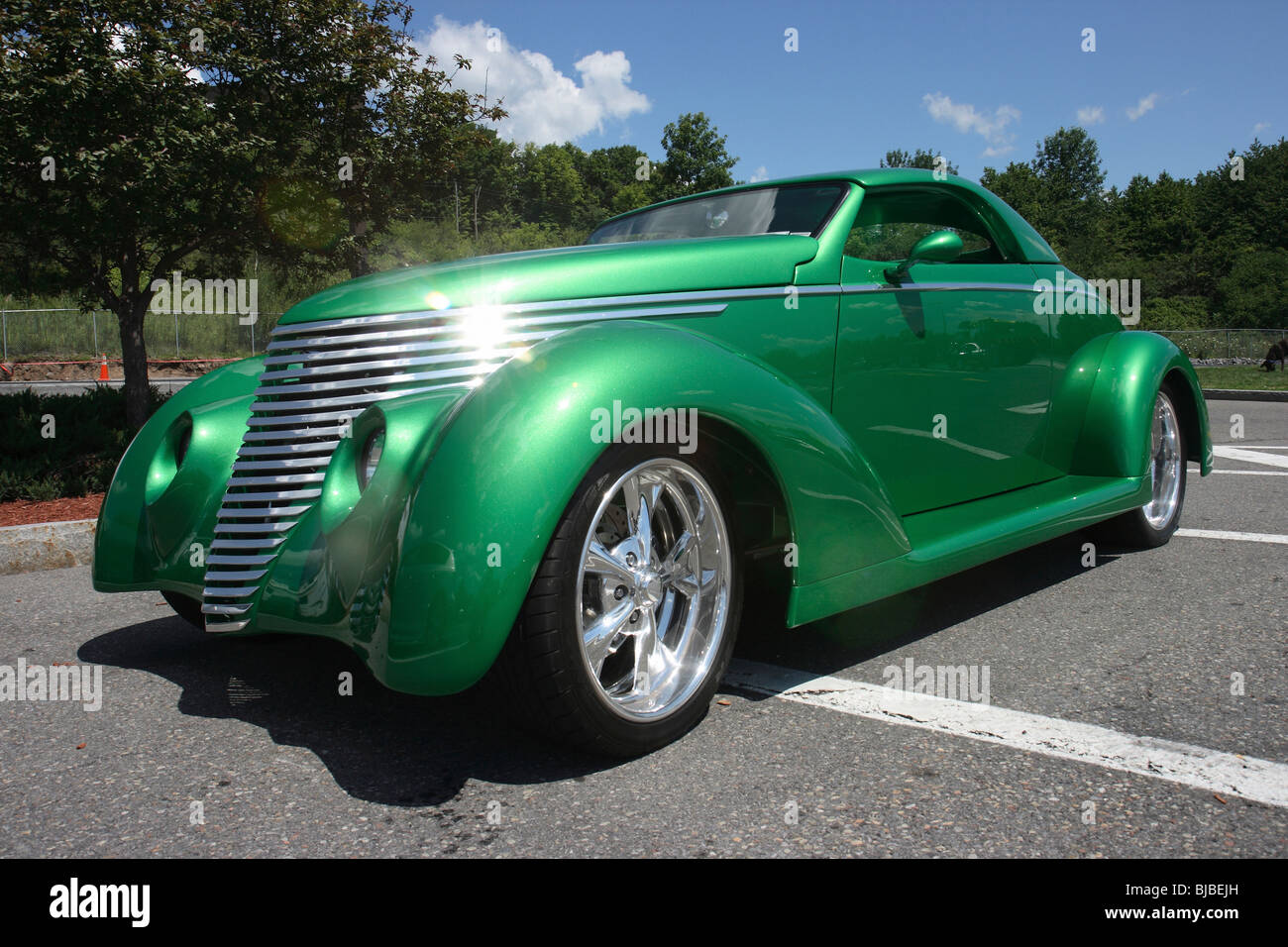 Un materiale metallico-verde asta a caldo con una grande griglia della calandra, Warners, Stati Uniti d'America Foto Stock
