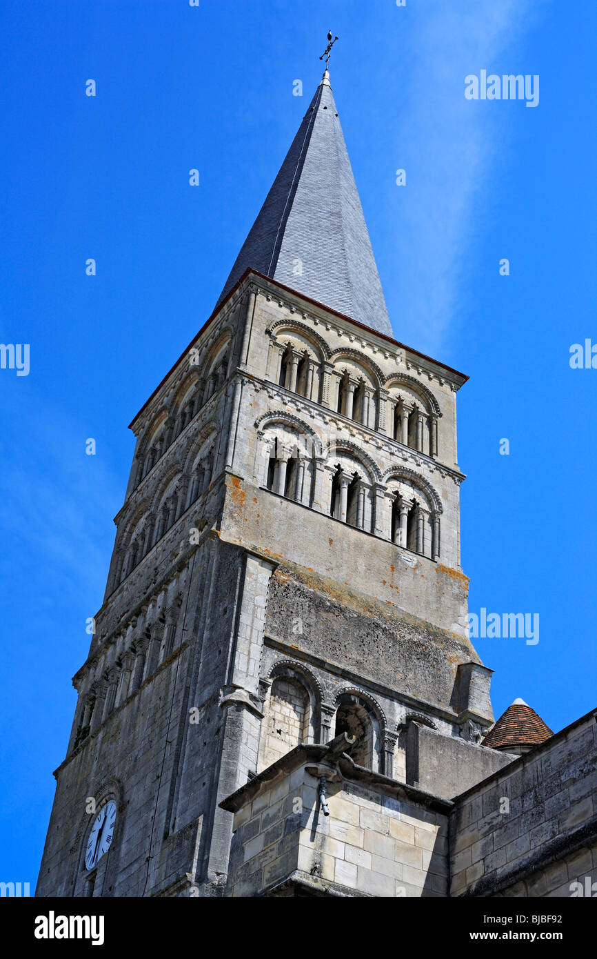 Chiesa Sainte-Croix-Notre-Dame, Sito Patrimonio Mondiale dell'UNESCO, La Charité-sur-Loire, Borgogna, Francia Foto Stock