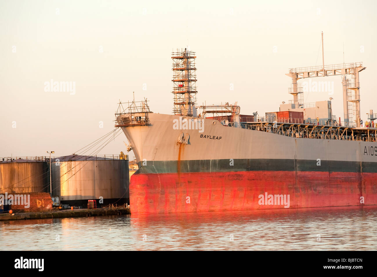 Nave chiamata Bayleaf Il ponteggio con su durante il ricondizionamento Foto Stock