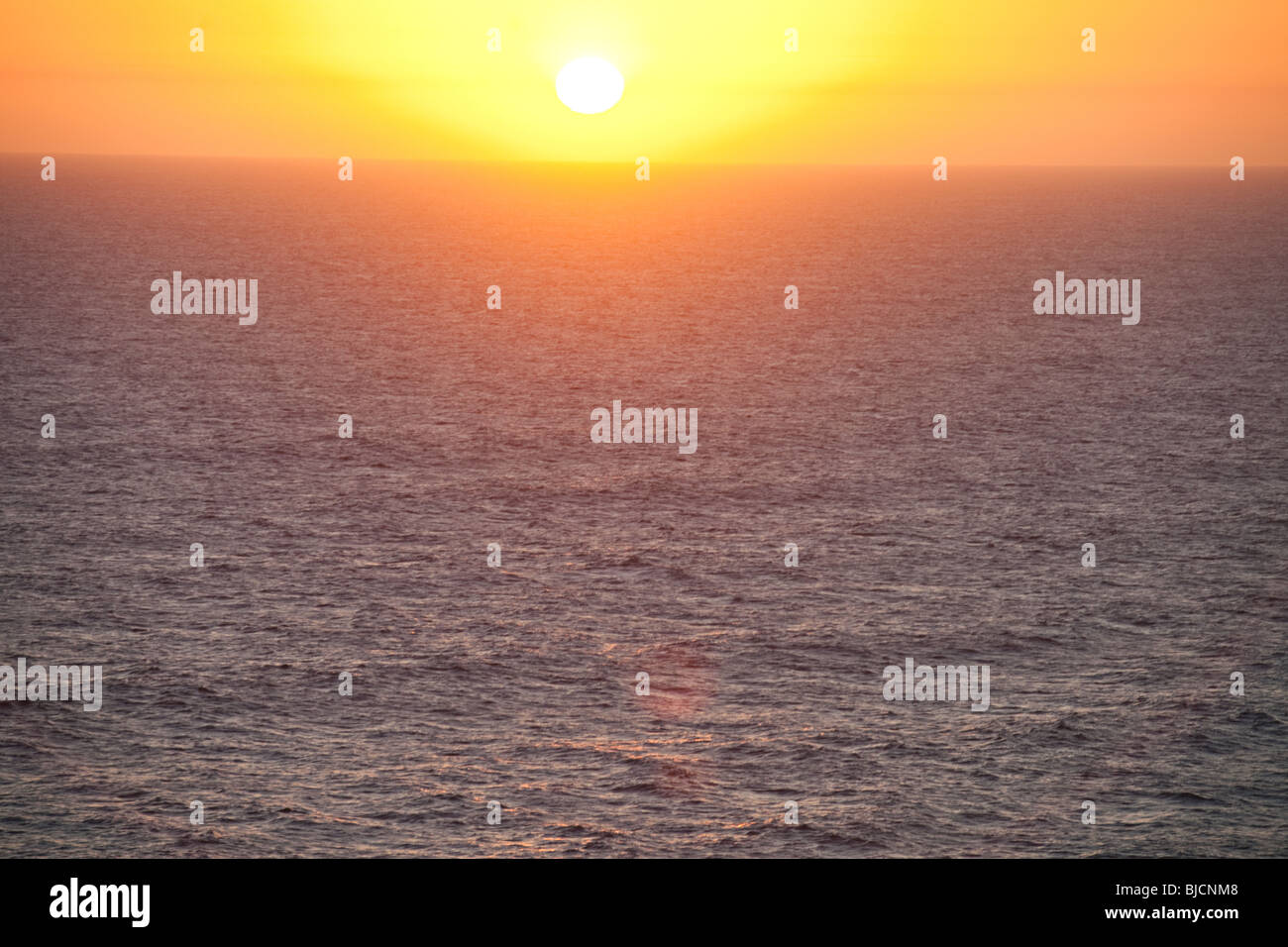 Bel tramonto all'Oceano Atlantico meridionale, Great Ocean Road, Victoria, Australia Foto Stock