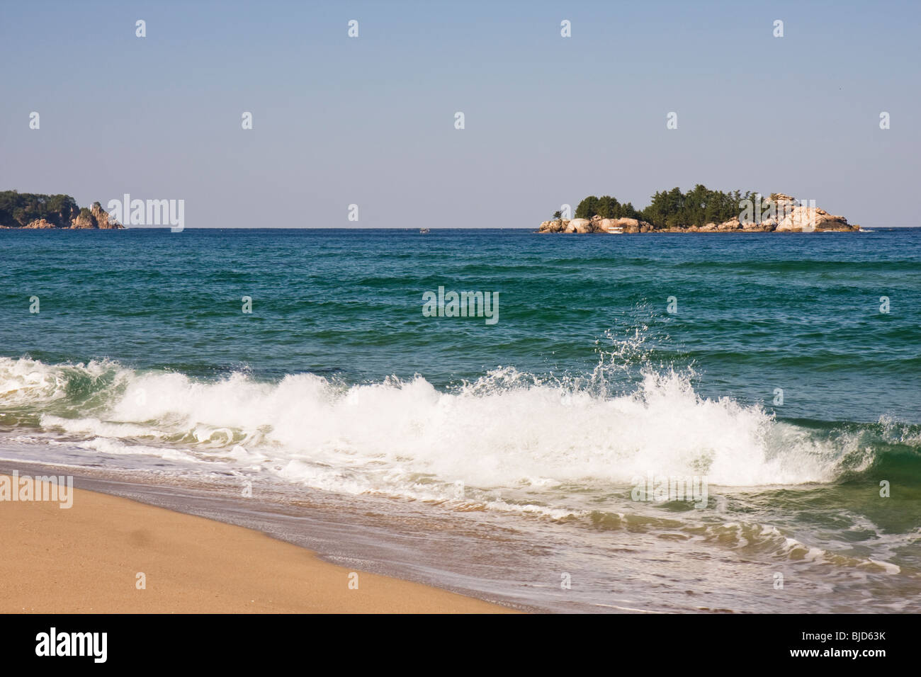 Jo Isola (Jodo) da Gisamun Beach, vicino Yangyang, Corea del Sud Foto Stock