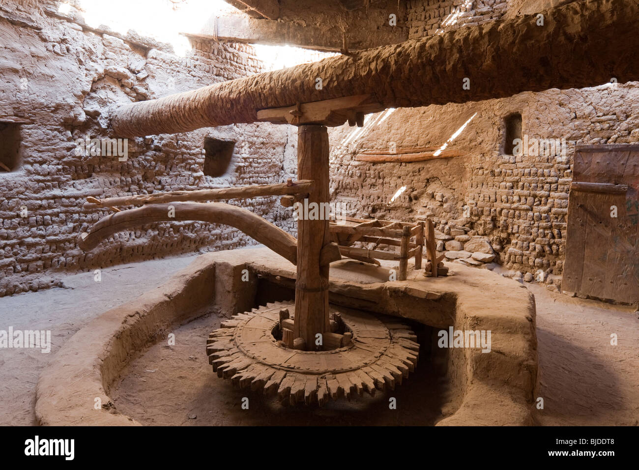 Vecchio mulino al Qasr oasi, Western Desert, Egitto Foto Stock