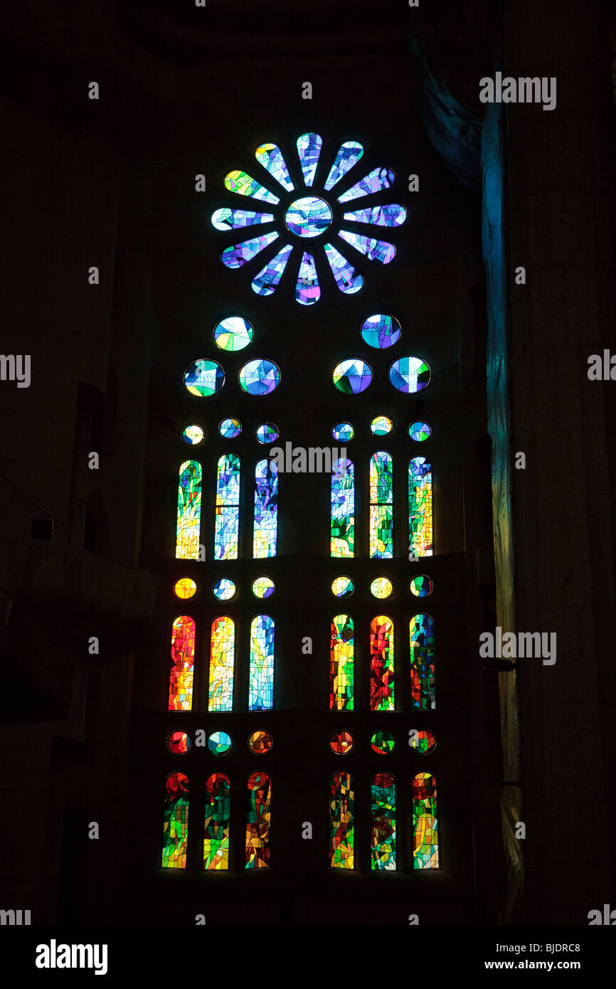 La Sagrada Familia vetrata dall'interno Foto Stock