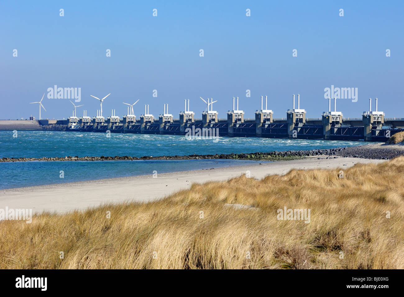 Storm flood barrier / Oosterscheldekering / Schelda orientale mareggiata barriera, parte del Delta lavora nei Paesi Bassi Foto Stock