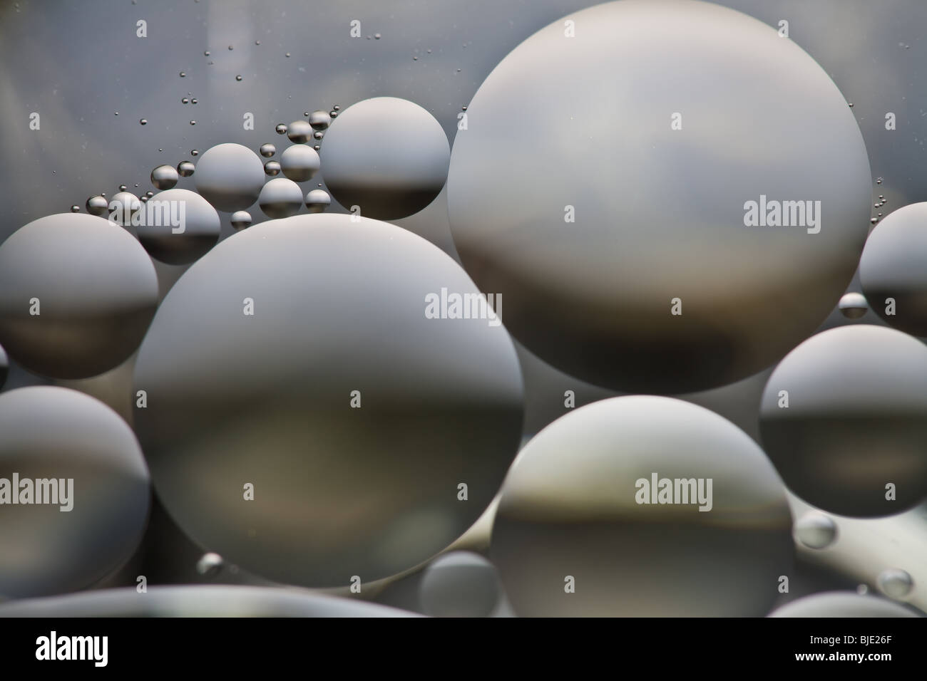 Per coloro che si sono chiesti in ultima immagine come questo, è una macro di olio di oliva in acqua. :) Foto Stock