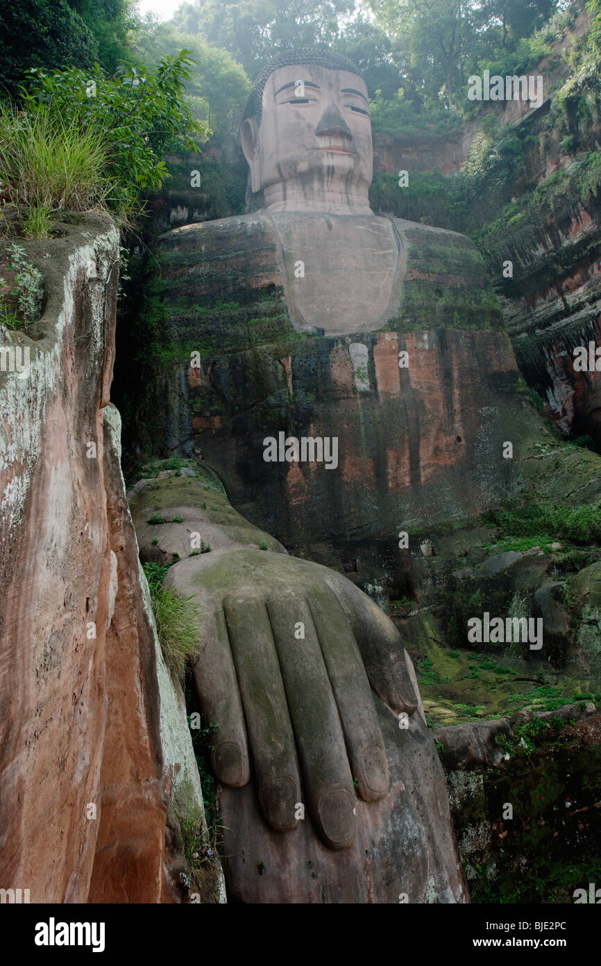 Le più alte del mondo e più grande statua di Budda di Leshan, Szechuan, Cina. Foto Stock