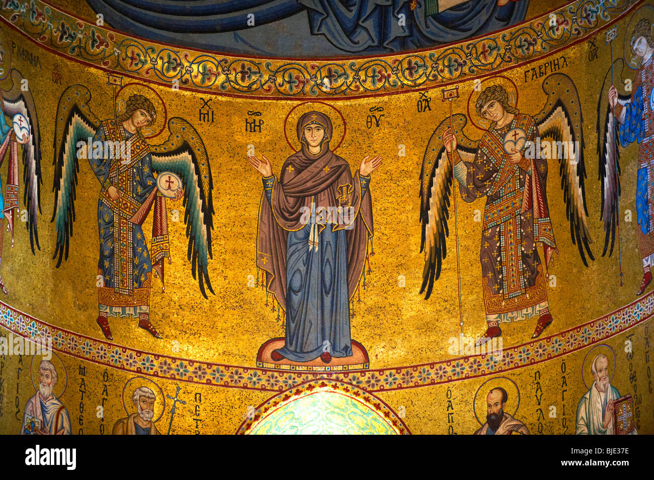 Mosaici bizantini di Cristo , Maria e gli Apostoli presso la cattedrale e il Duomo di Cefalù [Cefaú] Sicilia Foto Stock