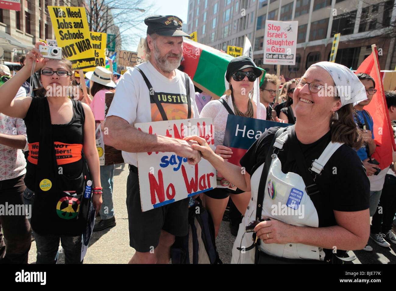Veterano del Vietnam Chuck Heyne della 101ª Divisione aviotrasportata per protestare la guerra. Anti-guerra di protesta. Marzo su Washington. Marzo 20, 2010 Foto Stock