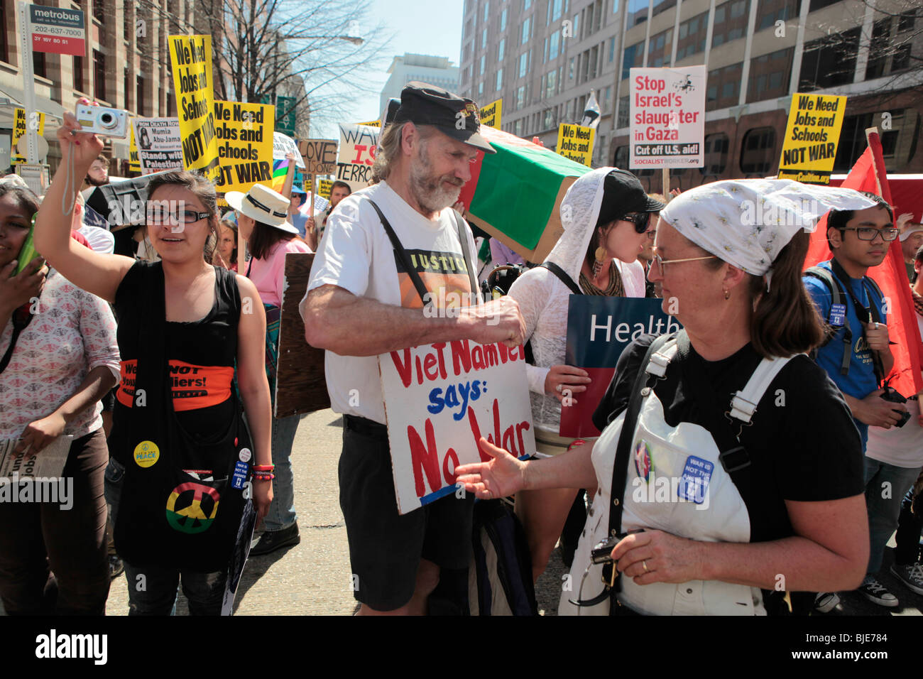 Veterano del Vietnam Chuck Heyne della 101ª Divisione aviotrasportata per protestare la guerra. Anti-guerra di protesta. Marzo su Washington. Marzo 20, 2010 Foto Stock