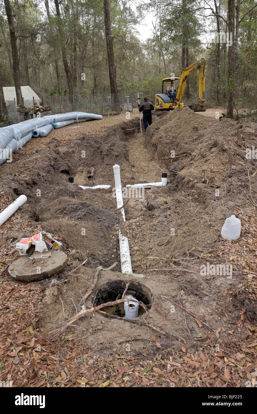 Installazione di un nuovo sistema settico drainfield Foto Stock