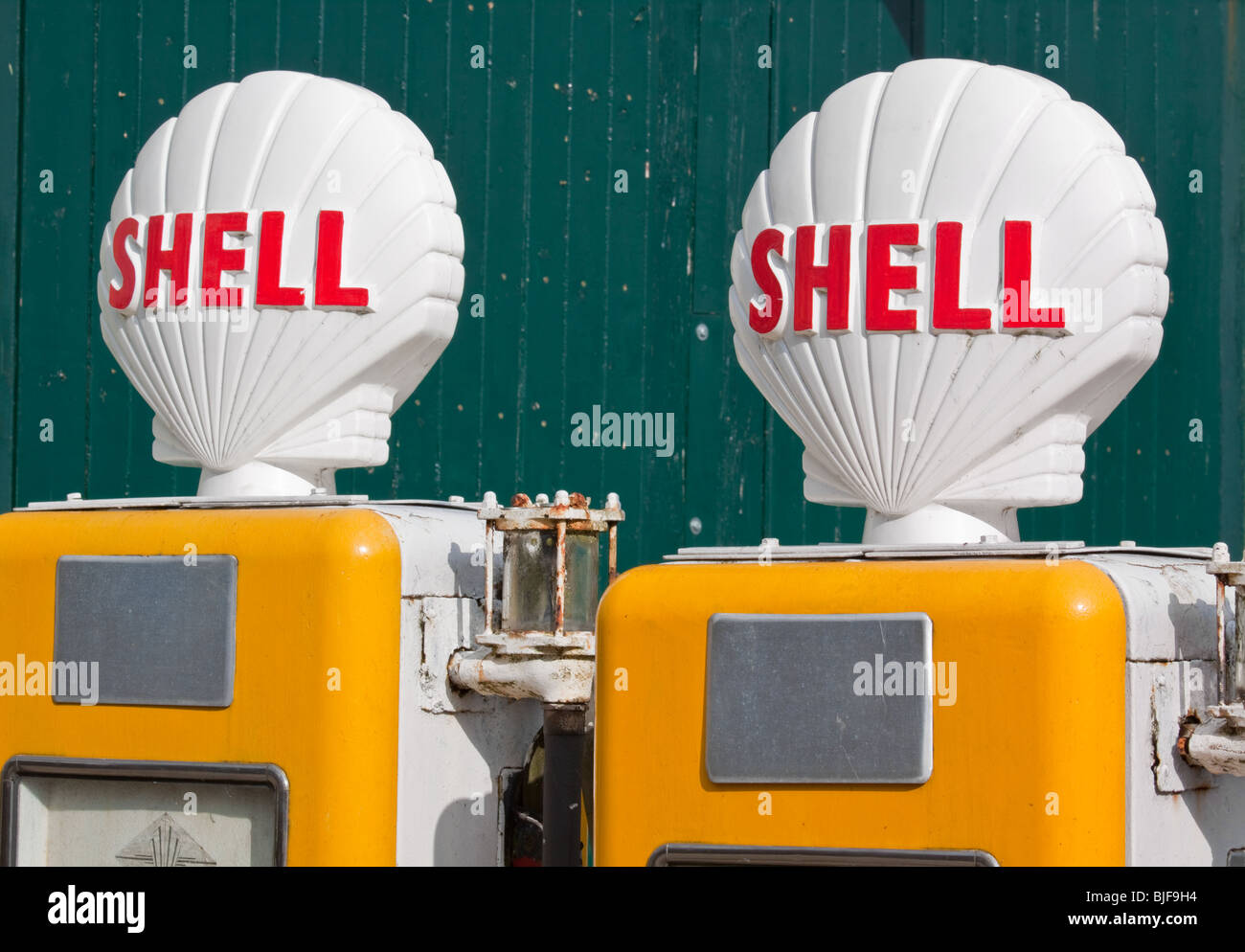 In vecchio stile shell pompe di benzina Foto Stock