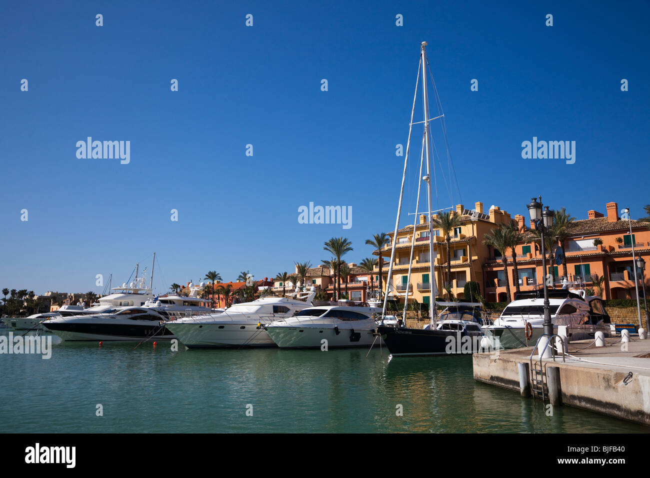 Marina e case vacanze a Sotogrande spagna Foto Stock