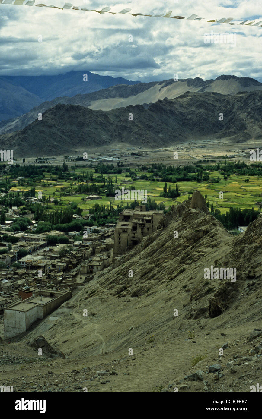 India del nord, Ladakh. Panoramica da Leh nella valle del Indus Foto Stock