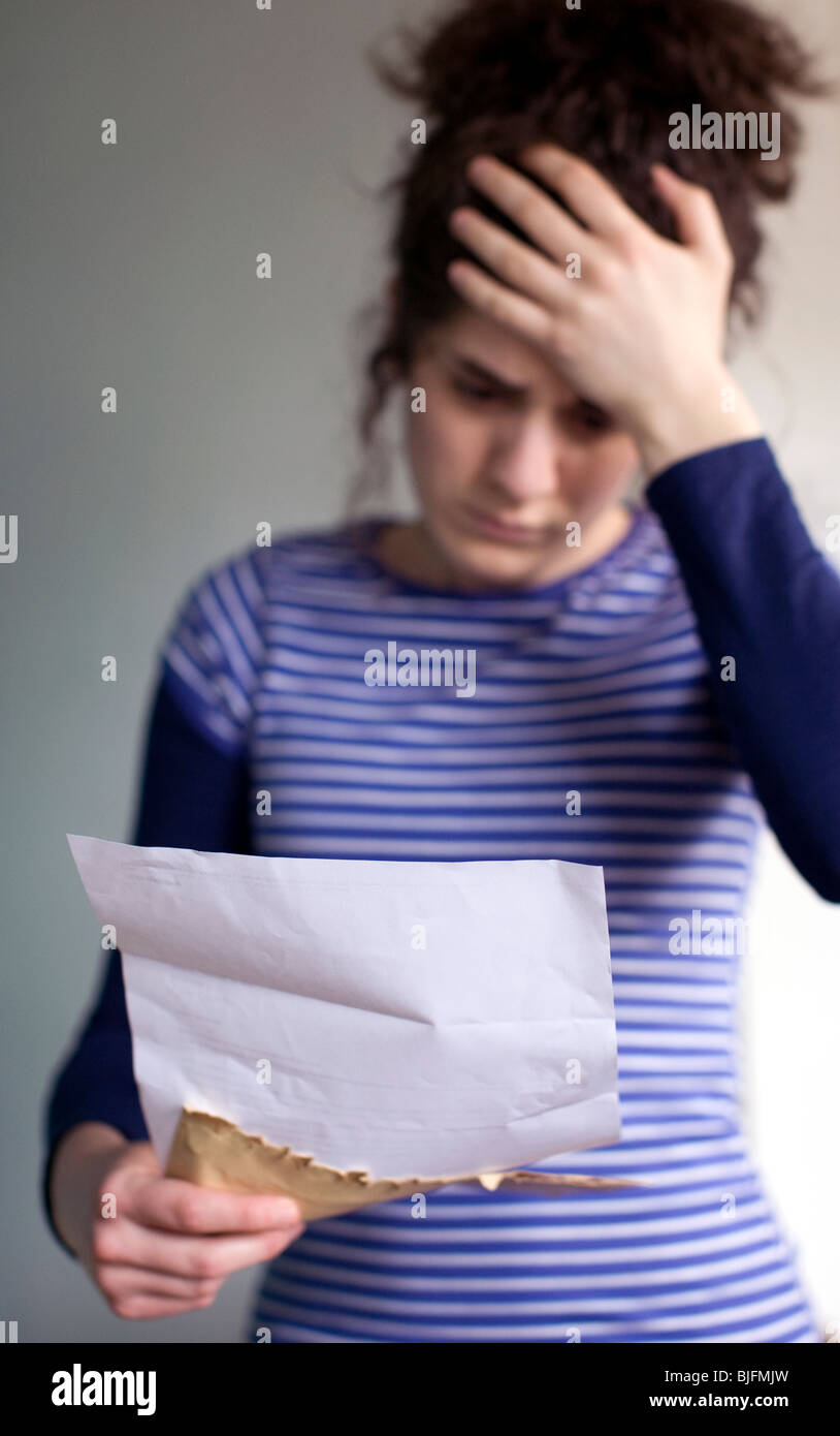 Bad news letter: Modello rilasciato Foto Stock
