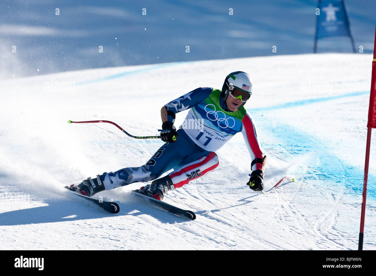 Bode Miller (USA) a competere in sci alpino Uomini Super G evento presso il 2010 Giochi Olimpici Invernali Foto Stock