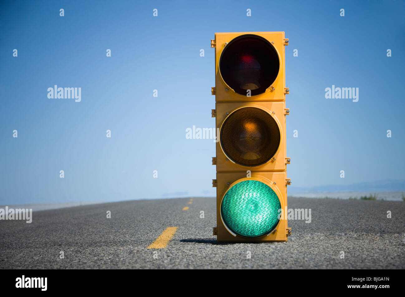 Segnale di traffico nel centro dell'autostrada Foto Stock