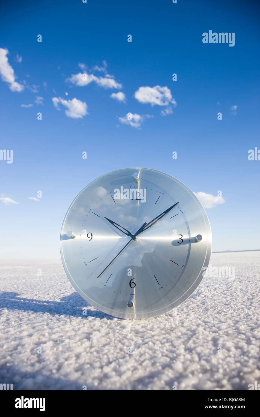 Orologio nel bel mezzo del nulla Foto Stock