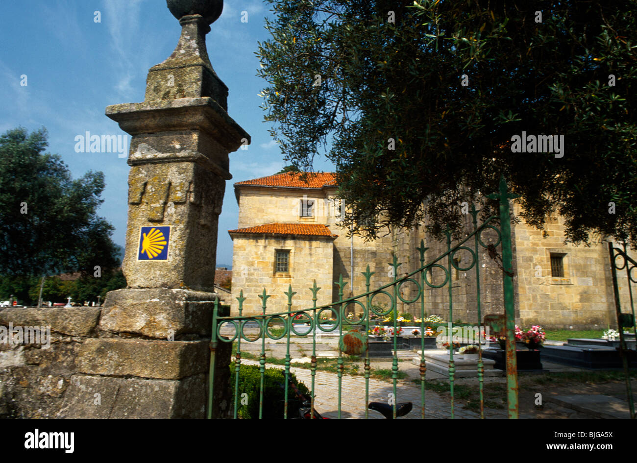 Iria Flavia Galizia Spagna cimitero e Chiesa di St Mary Adina Smerlo Shell percorso portoghese Foto Stock