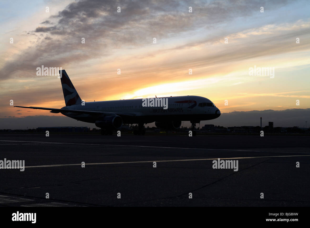 British Airways aereo all'aeroporto di Heathrow, Londra, Gran Bretagna Foto Stock