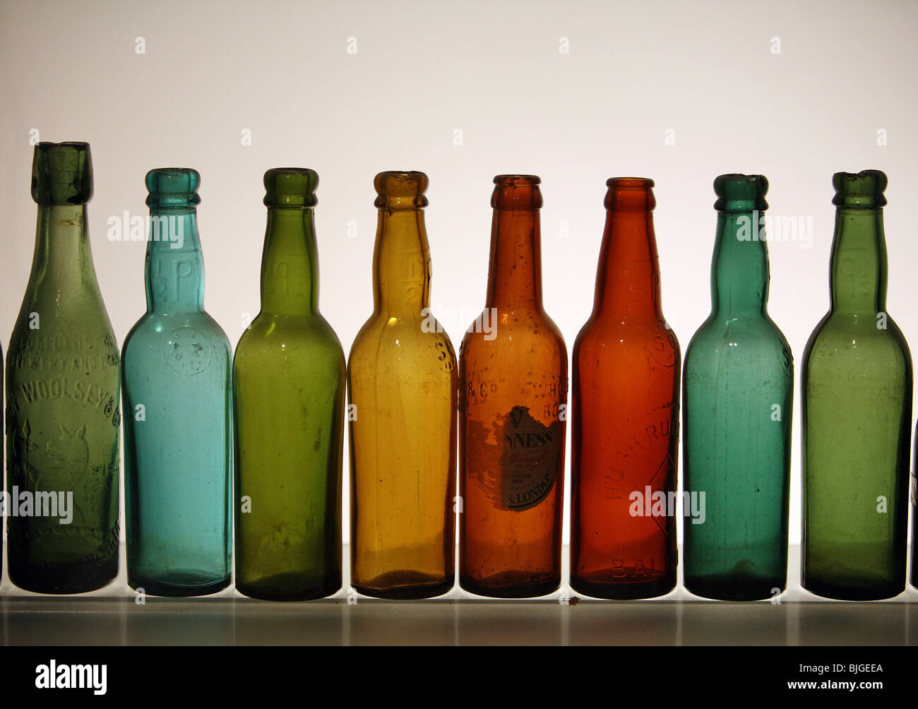 Le bottiglie da birra vuote Foto Stock