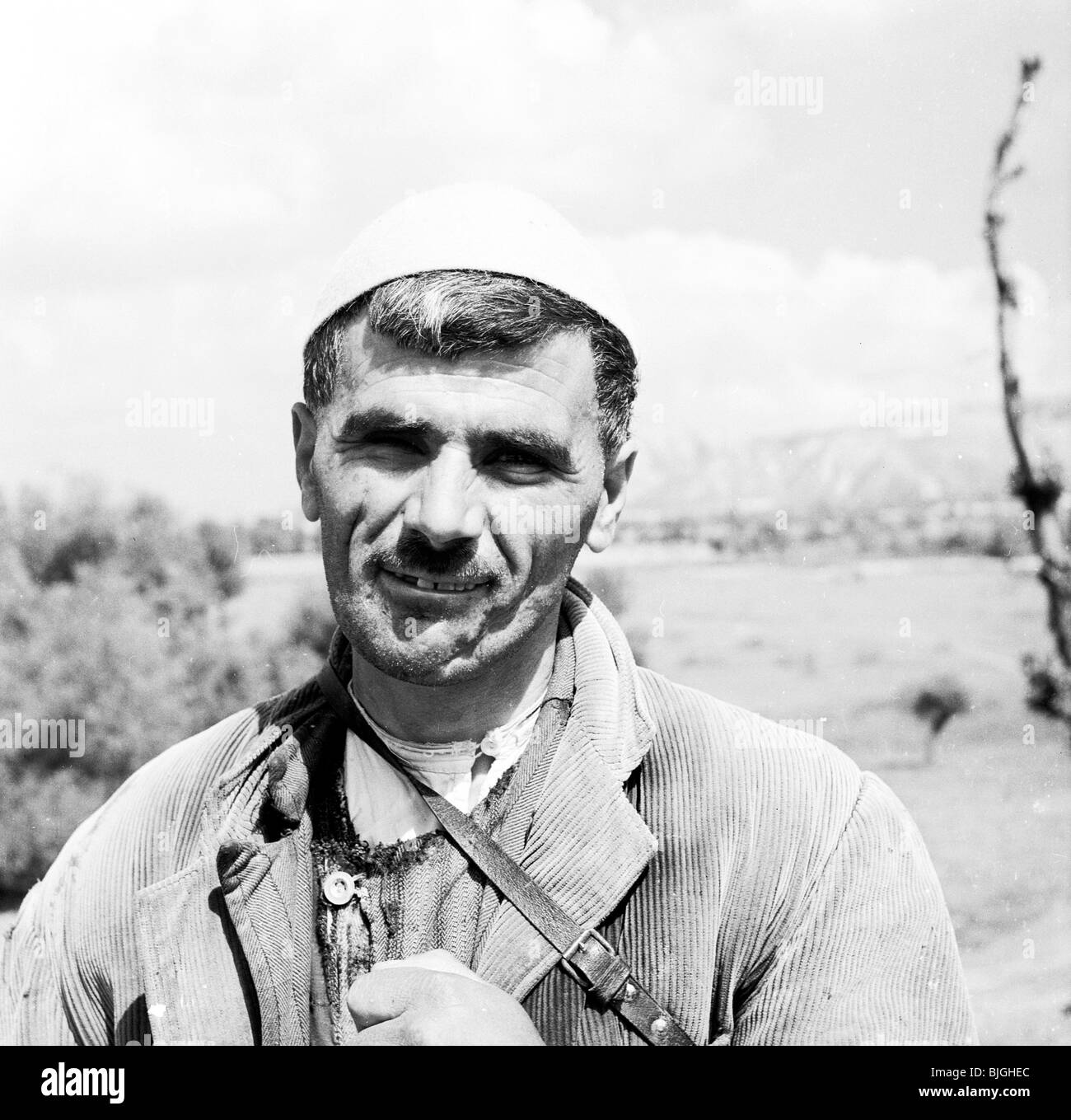 Degli anni Cinquanta, la Iugoslavia. Ritratto di J Allan contanti di un allevatore locale. Foto Stock