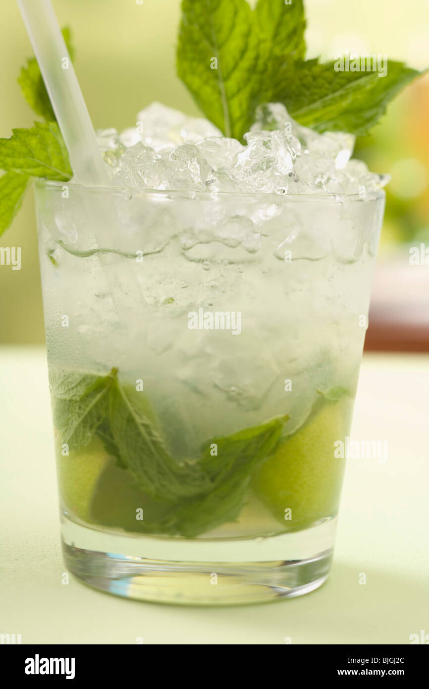 Il Mojito con lime e menta - Foto Stock