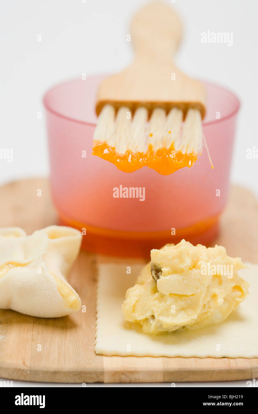 Rendendo la ricotta pacchi - Foto Stock