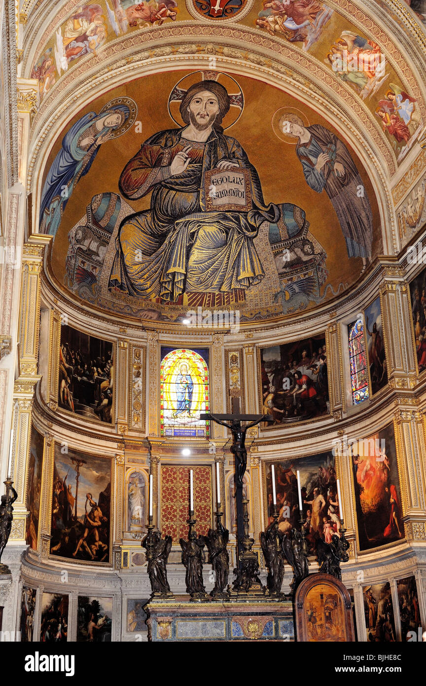 Il Duomo di Pisa, Toscana, Italia. Rinascimento medievale Duomo di Santa Maria Assunta. Mosaico di Cristo in maestà nell abside Foto Stock