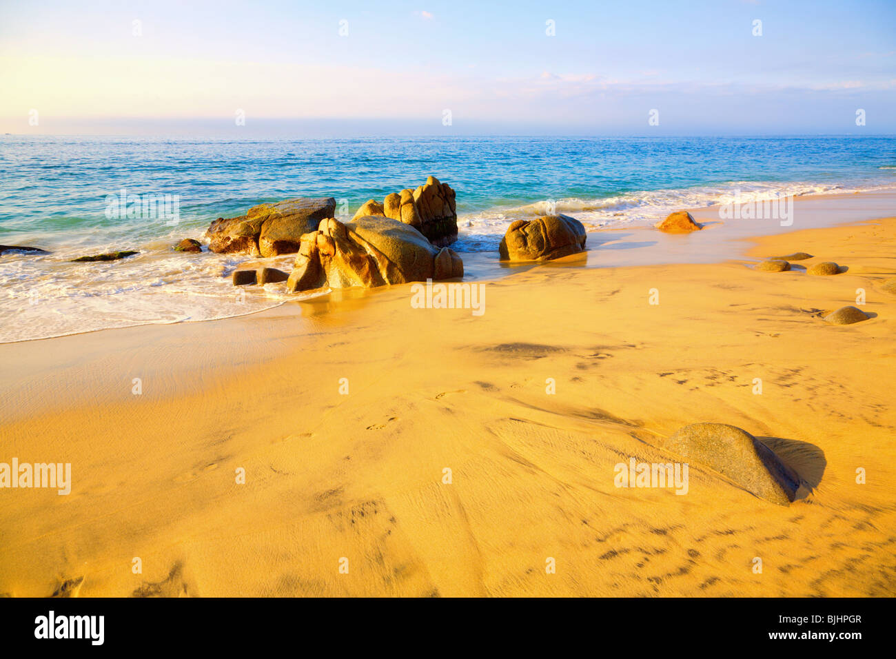 Rocce sulla spiaggia Foto Stock