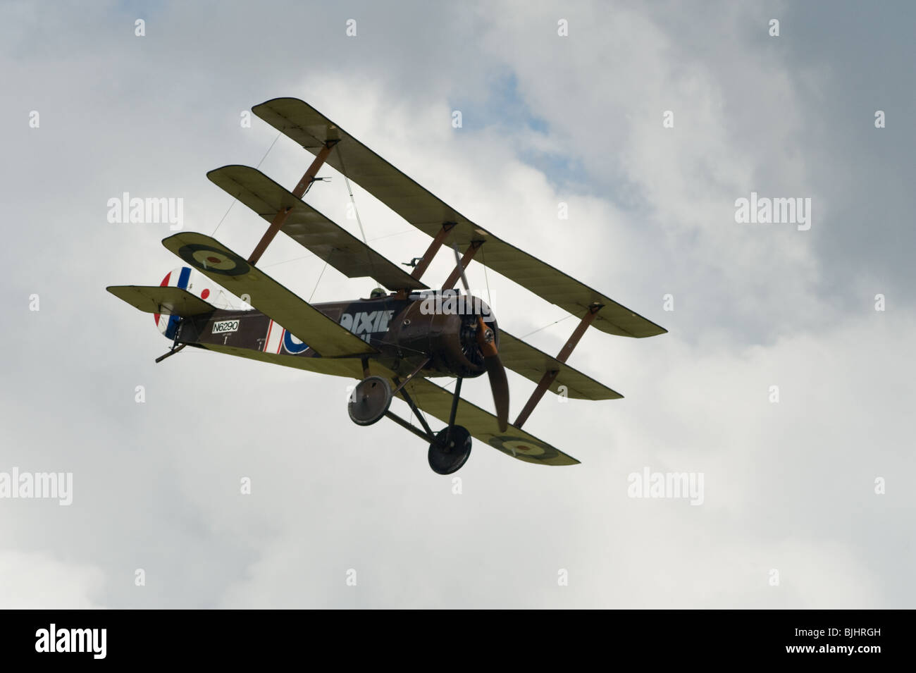 Il triplano Sopwith 'Dixie' viene visualizzato presso Old Warden Aerodrome Foto Stock