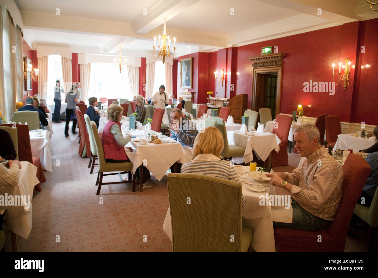 Gli ospiti con prima colazione in hotel Swan, Southwold, Suffolk, Regno Unito Foto Stock