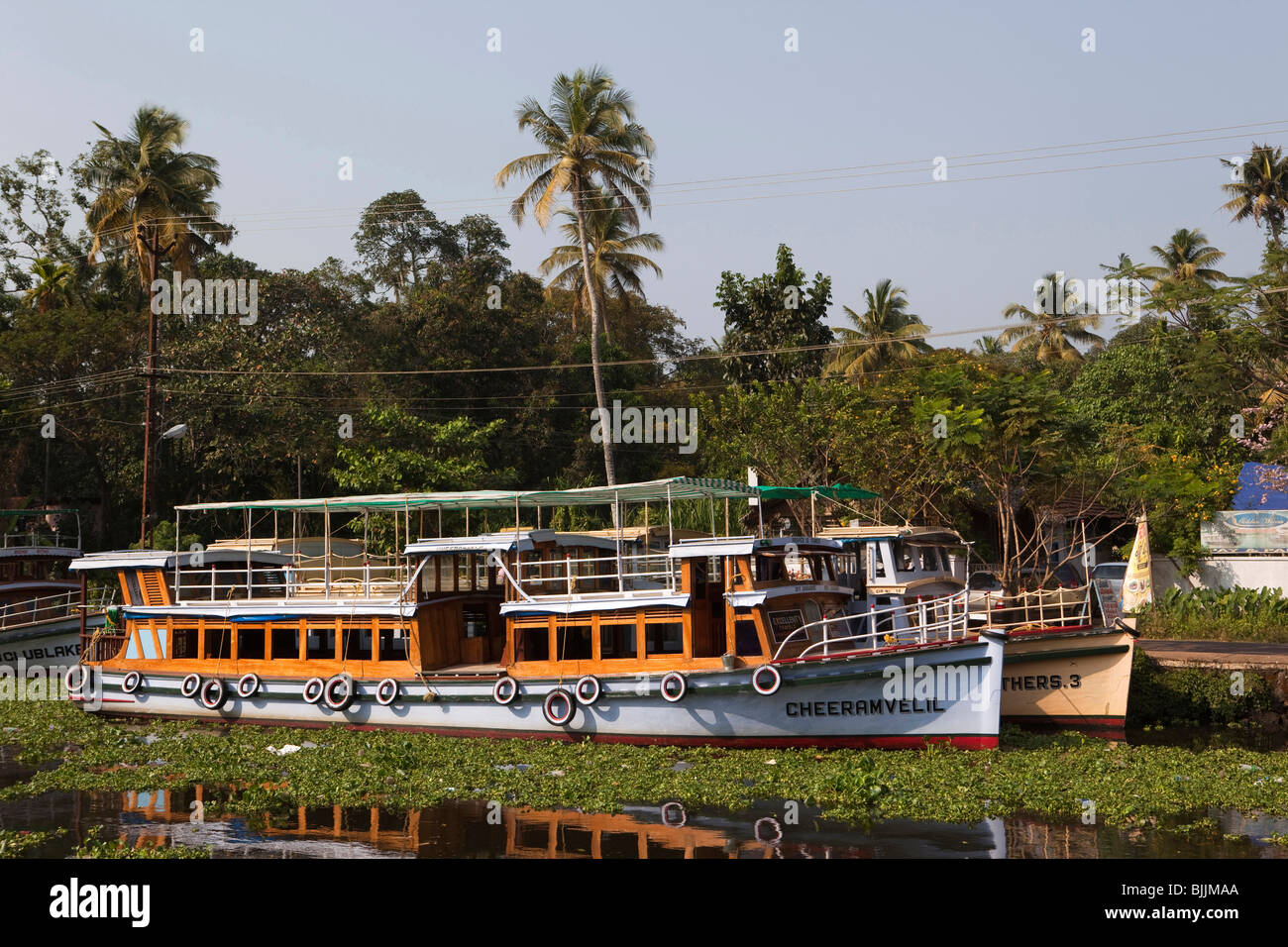 India Kerala, Alappuzha, (Alleppey) Nord Canal, due grandi backwaters escursione turistica di barche Foto Stock