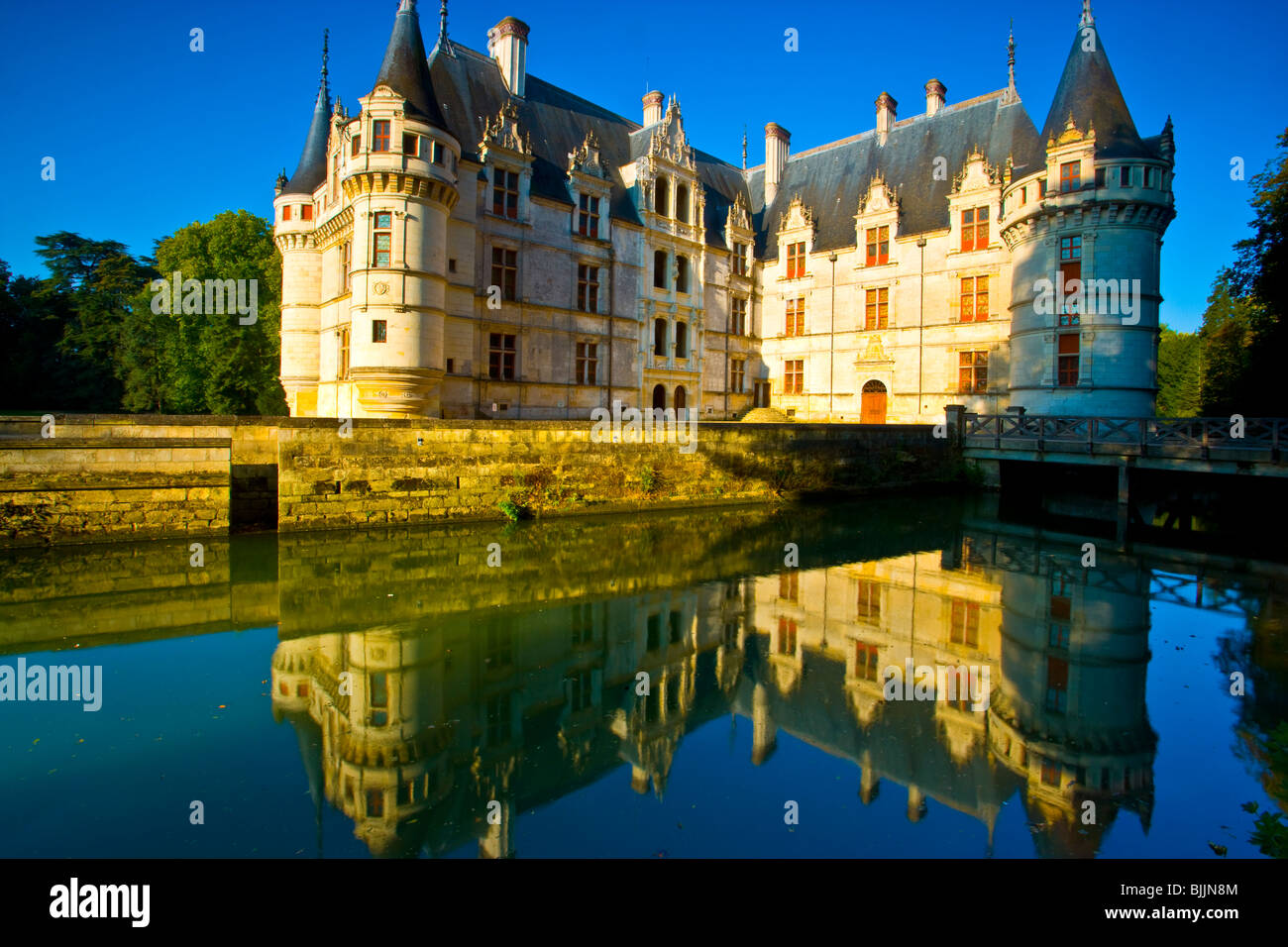 D'Azay-le-Rideau Castello, Valle della Loira, in Francia, il castello costruito nel medioevo, fiume Indre Foto Stock