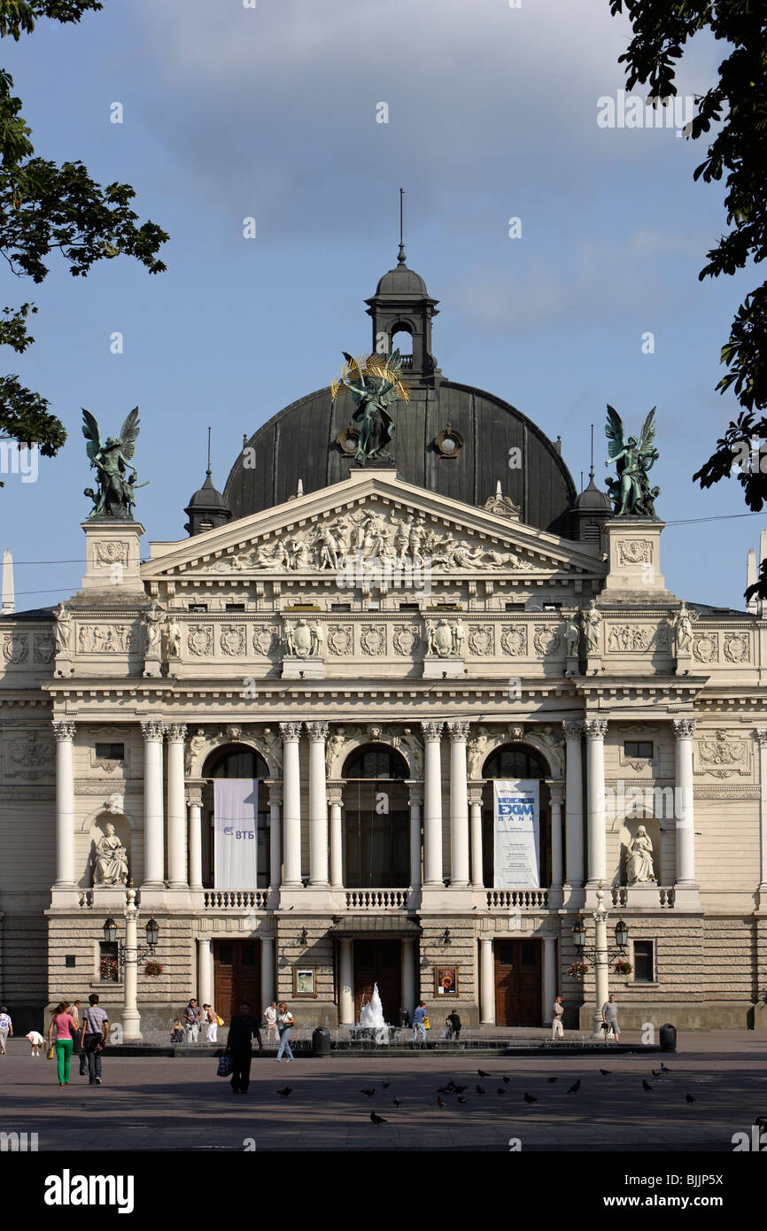 Lviv,Lvov,Opera e Balletto,1897-1900,l'architetto Z. Gorgolevskiy,Ucraina Occidentale Foto Stock